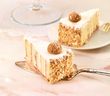 Rouladentorte-Rhabarber.jpg